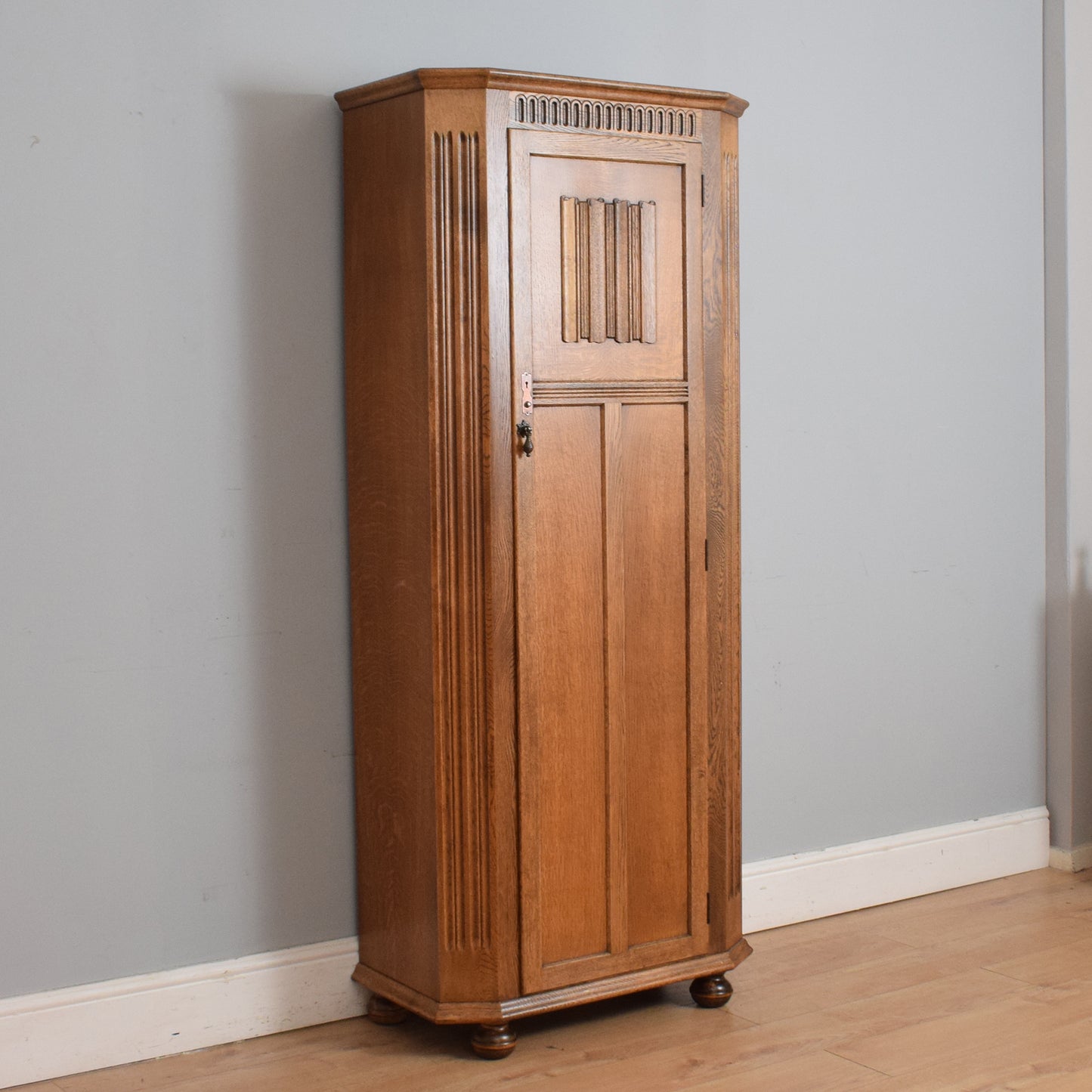 Restored Oak Single Door Hallrobe