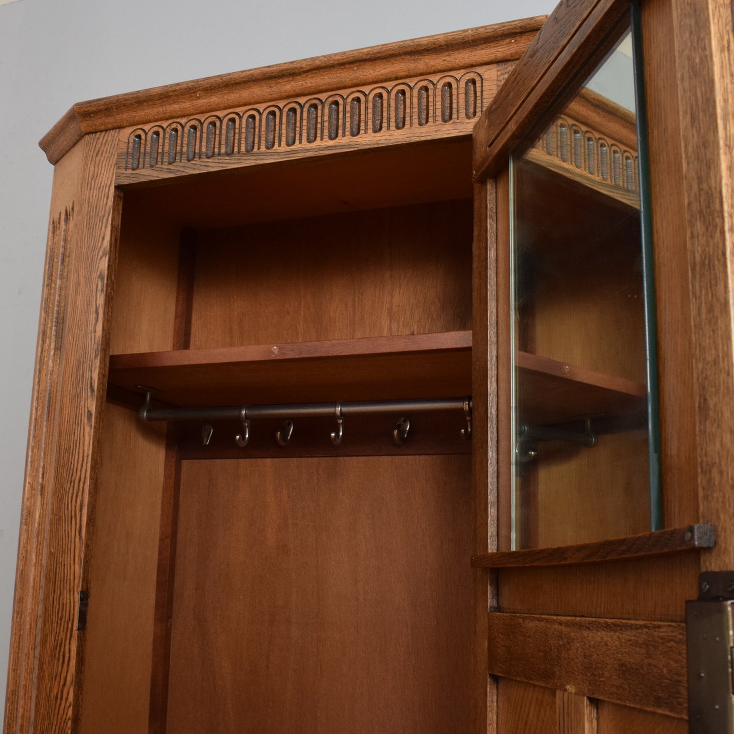 Restored Oak Single Door Hallrobe