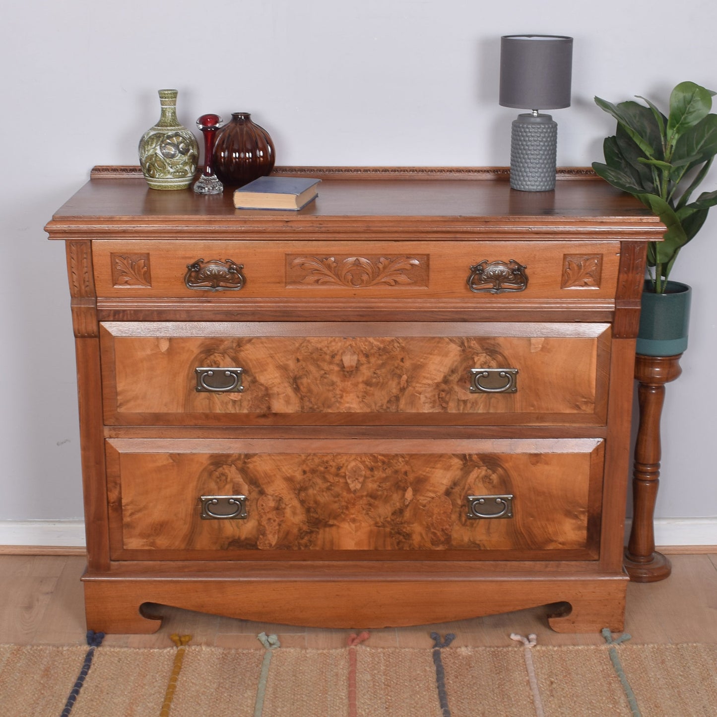 Georgian Walnut Chest of Drawers