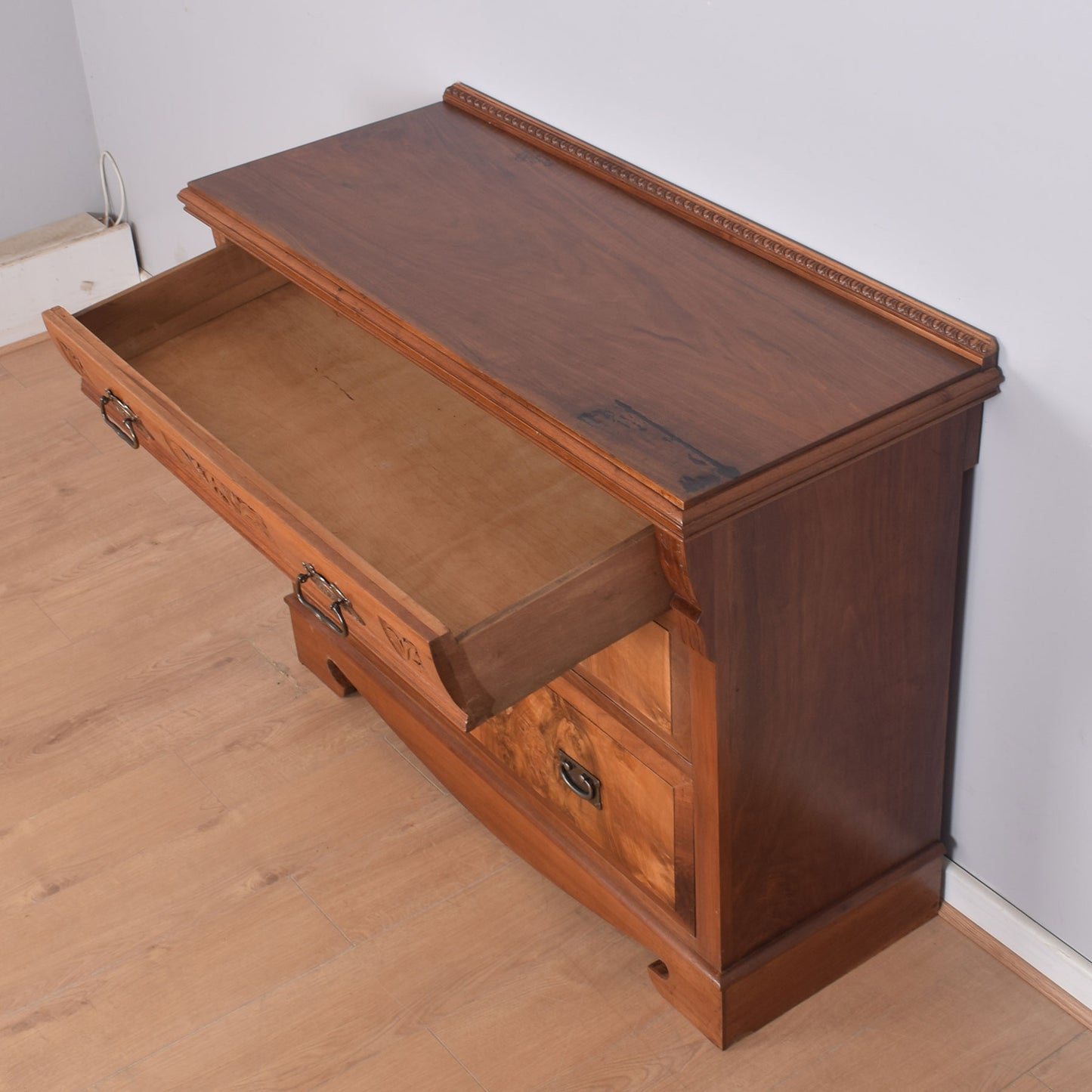 Georgian Walnut Chest of Drawers