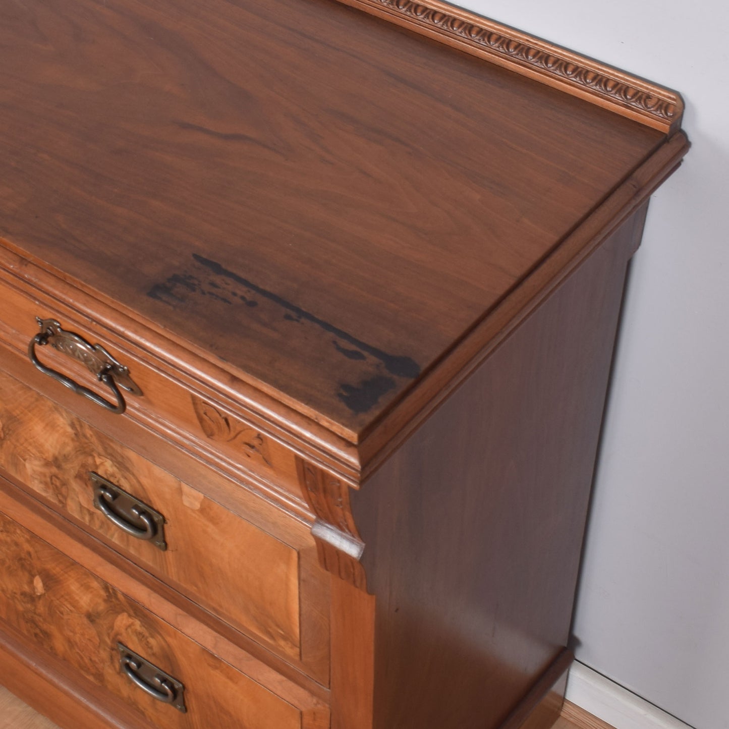 Georgian Walnut Chest of Drawers