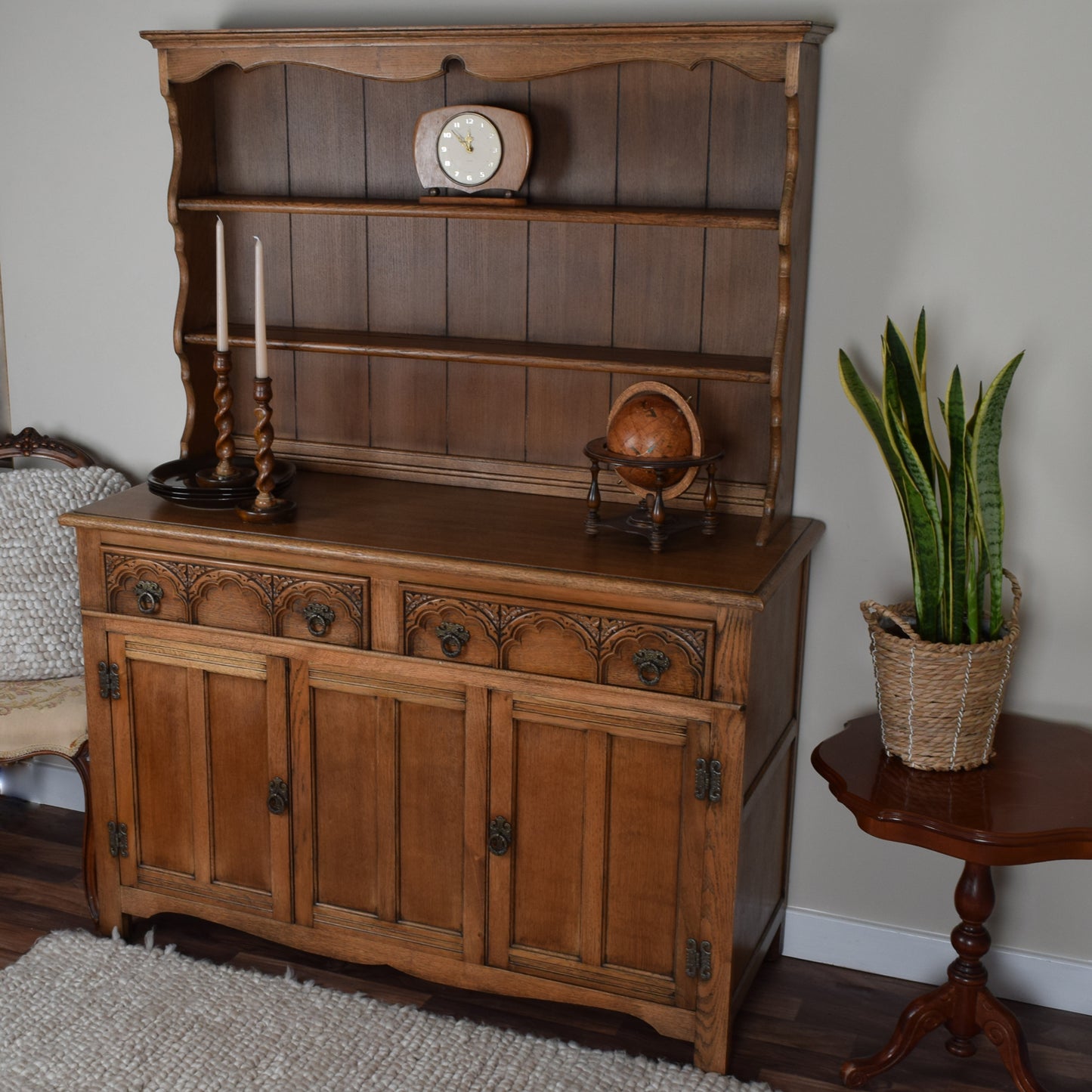 Old Charm Dresser