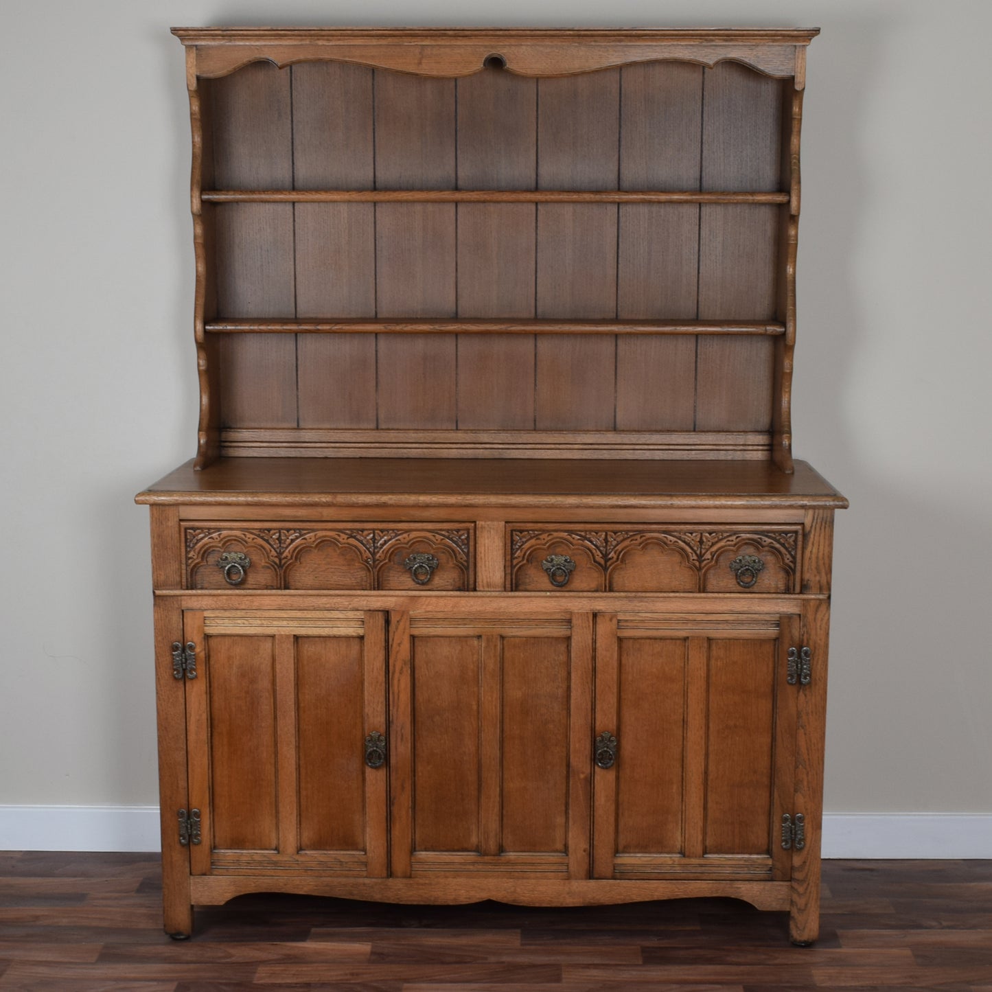 Old Charm Dresser