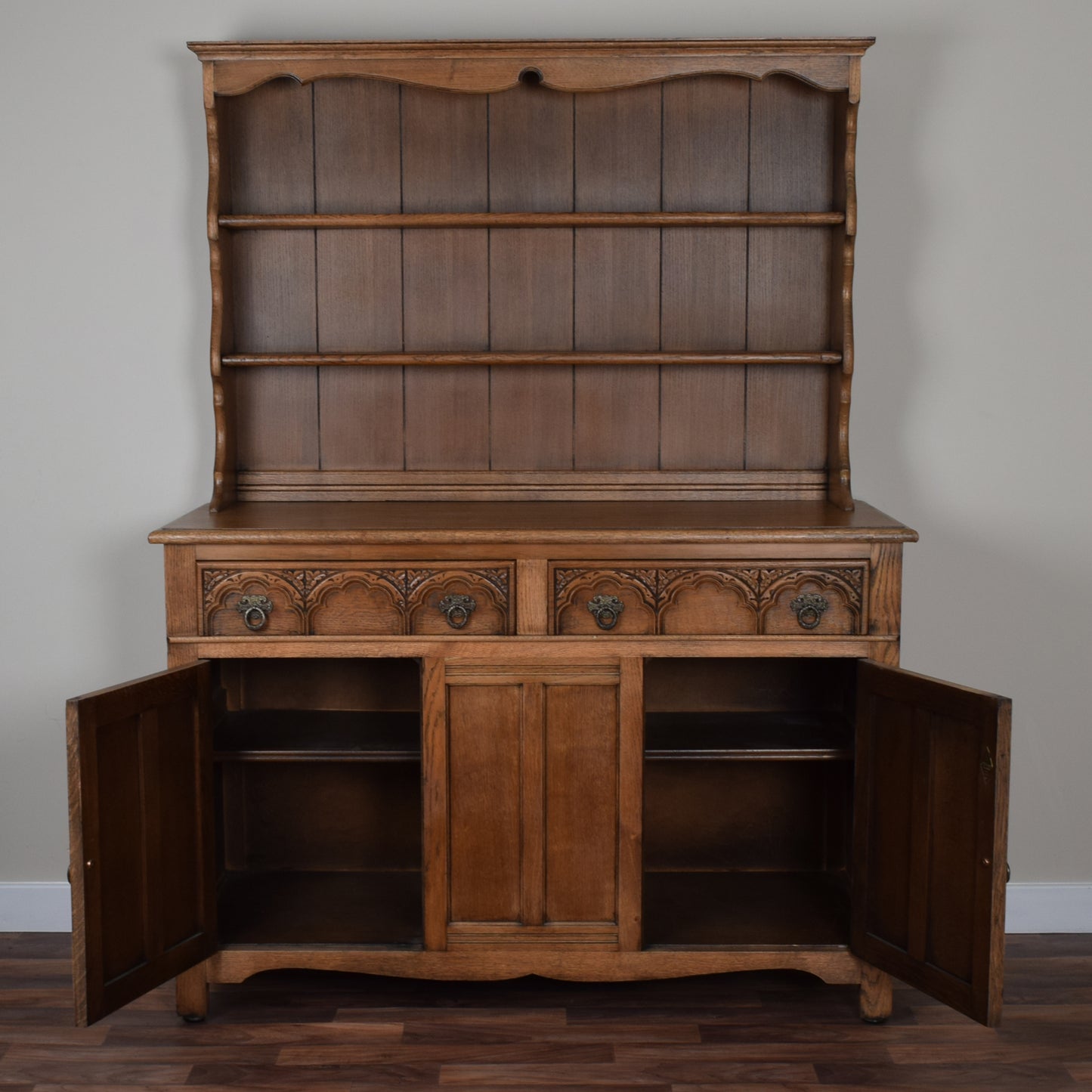 Old Charm Dresser