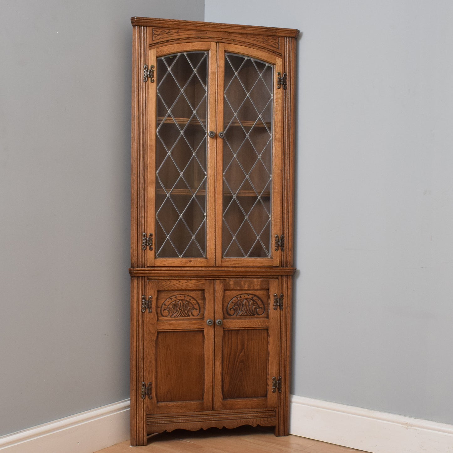Old Charm Corner Unit