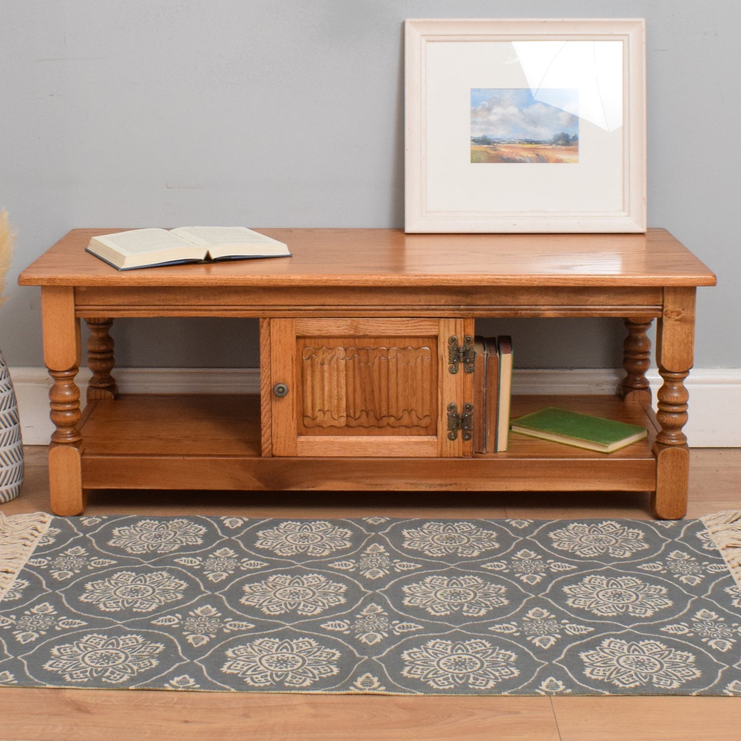 Old Charm Coffee Table