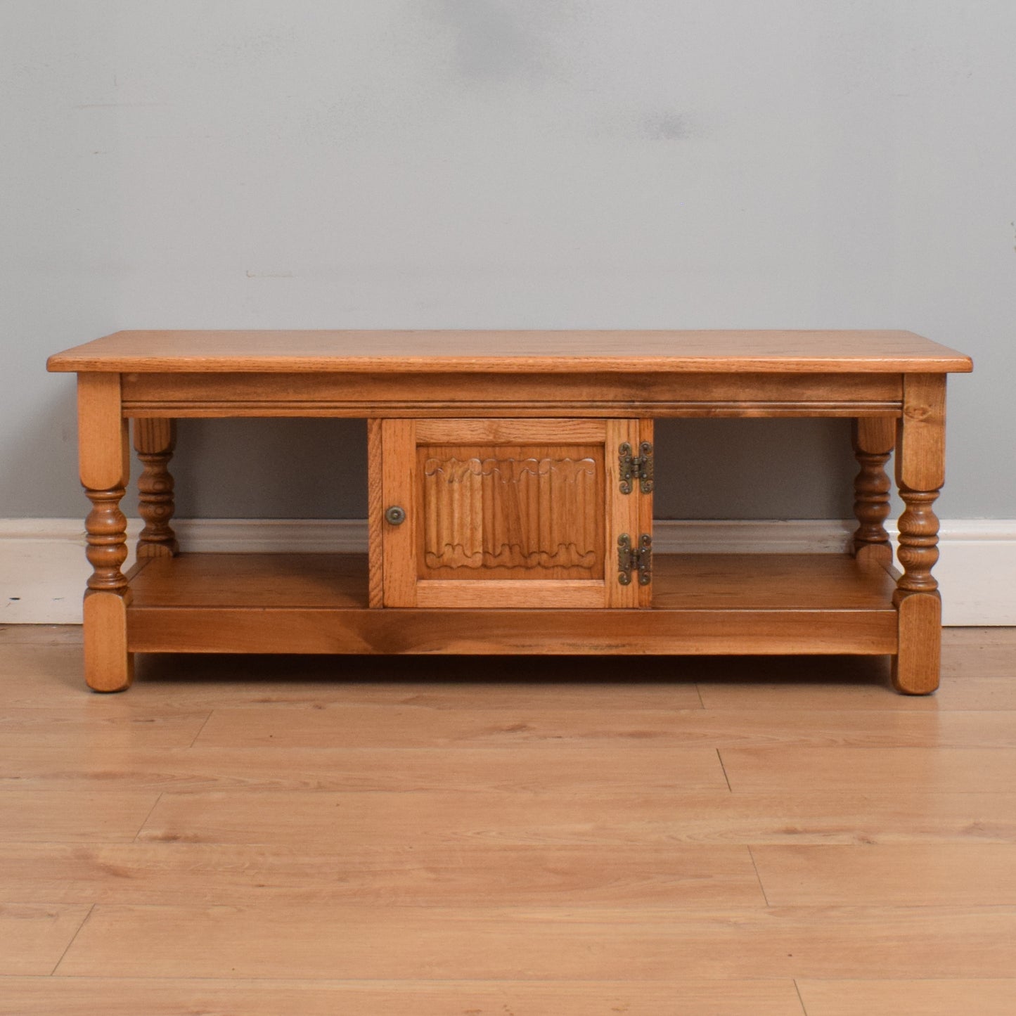 Old Charm Coffee Table