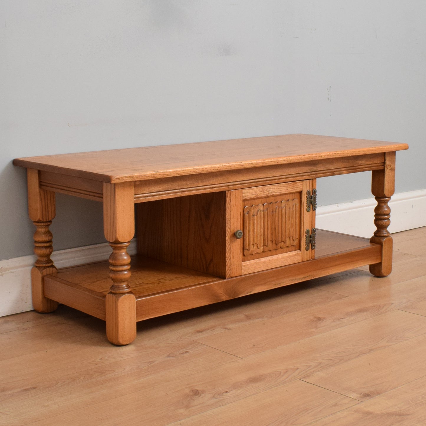Old Charm Coffee Table