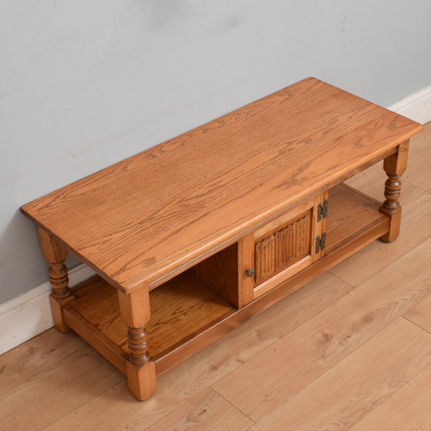 Old Charm Coffee Table
