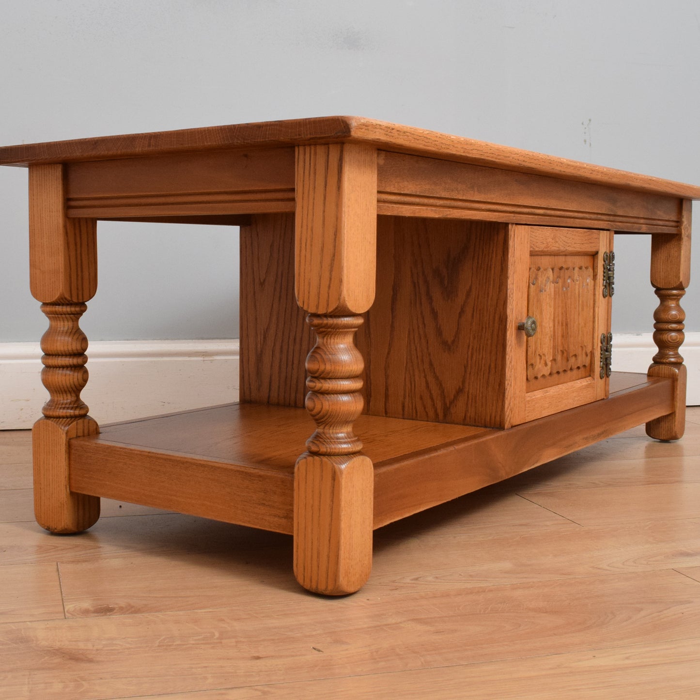 Old Charm Coffee Table