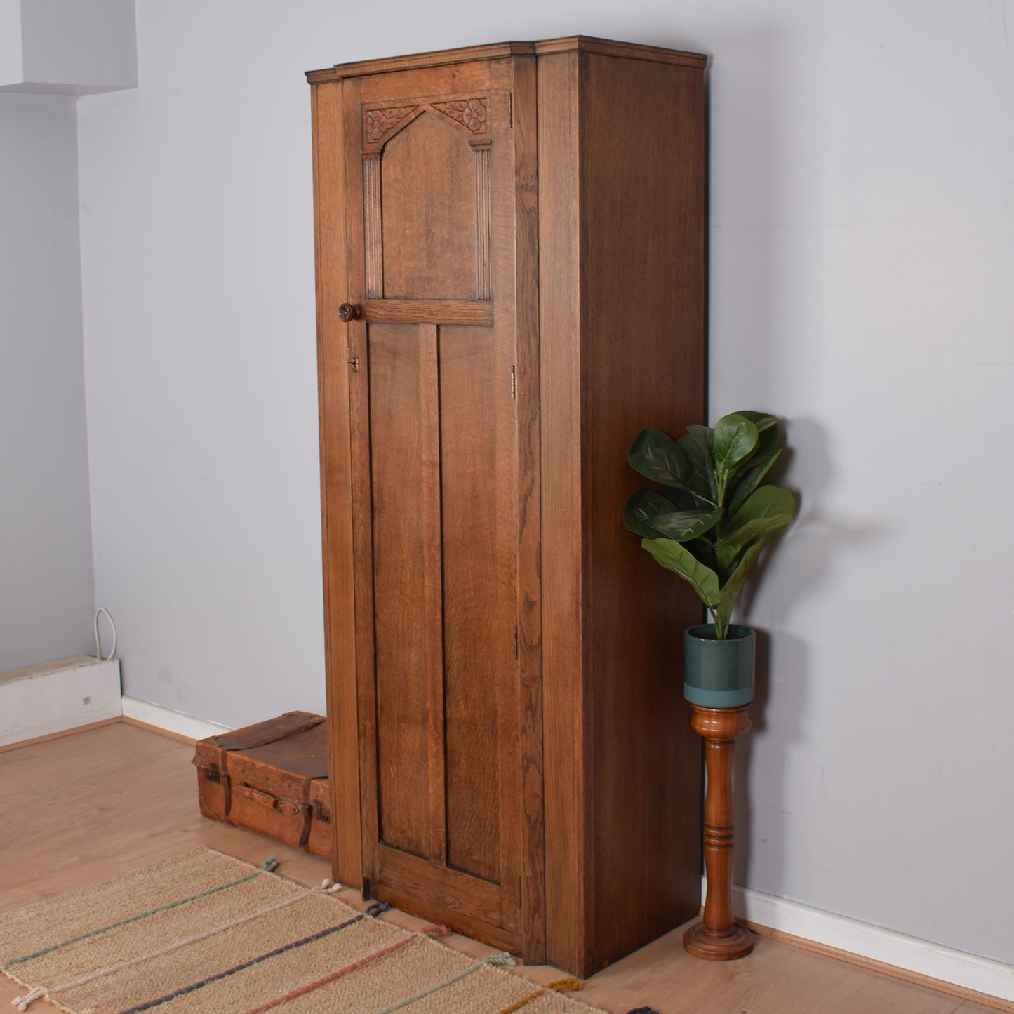 Single Door Hall Robe