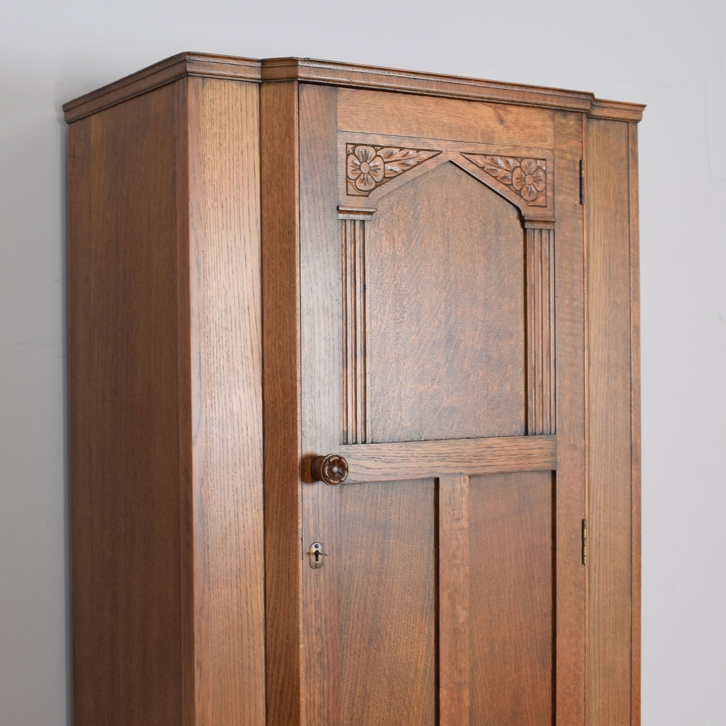 Single Door Hall Robe