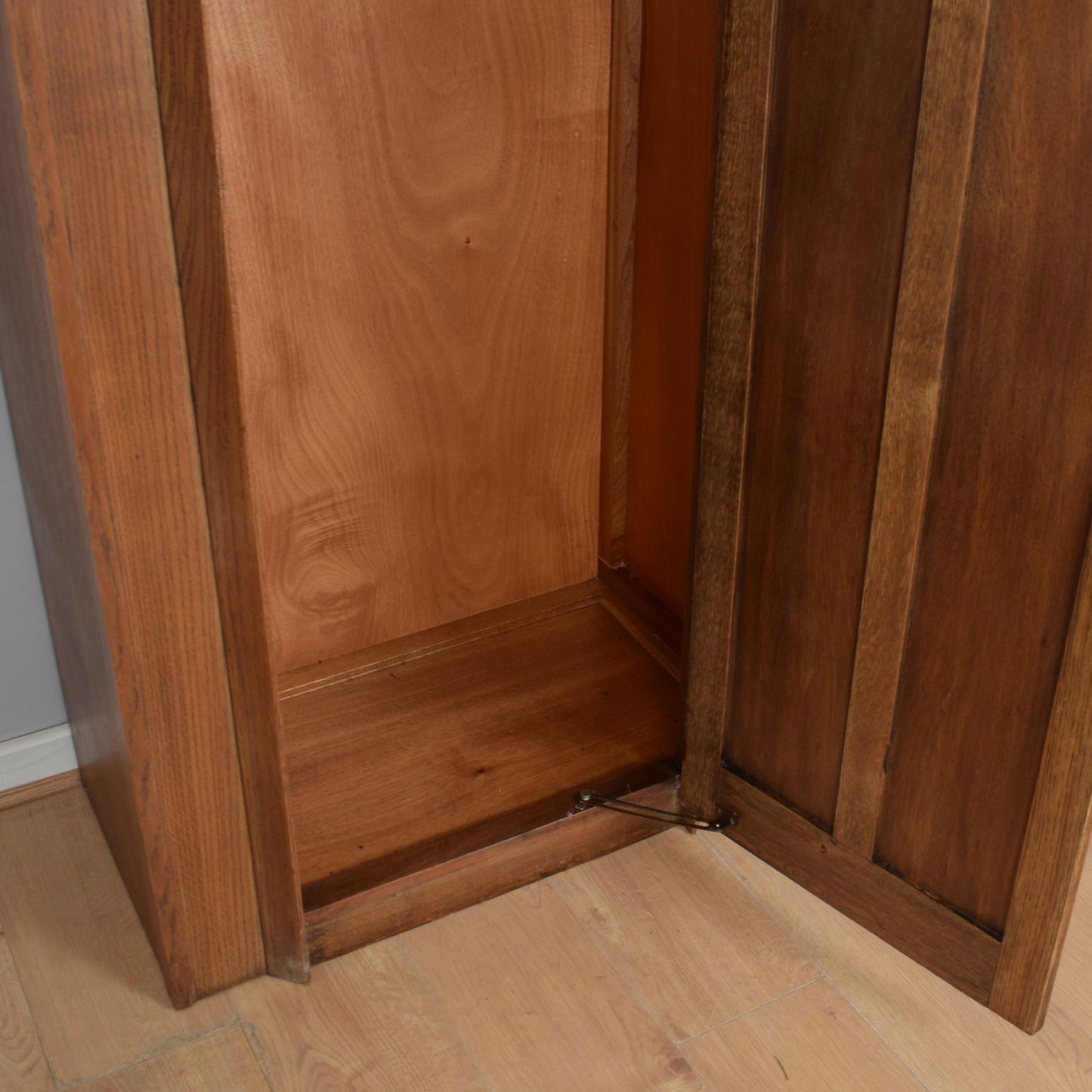 Single Door Hall Robe