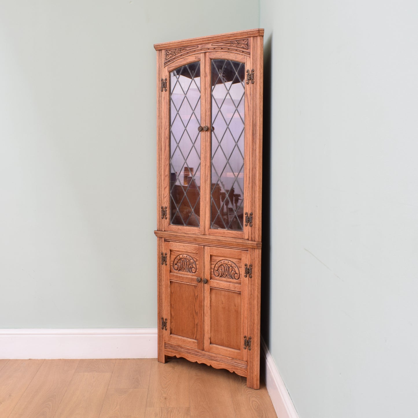 Old Charm Corner Unit
