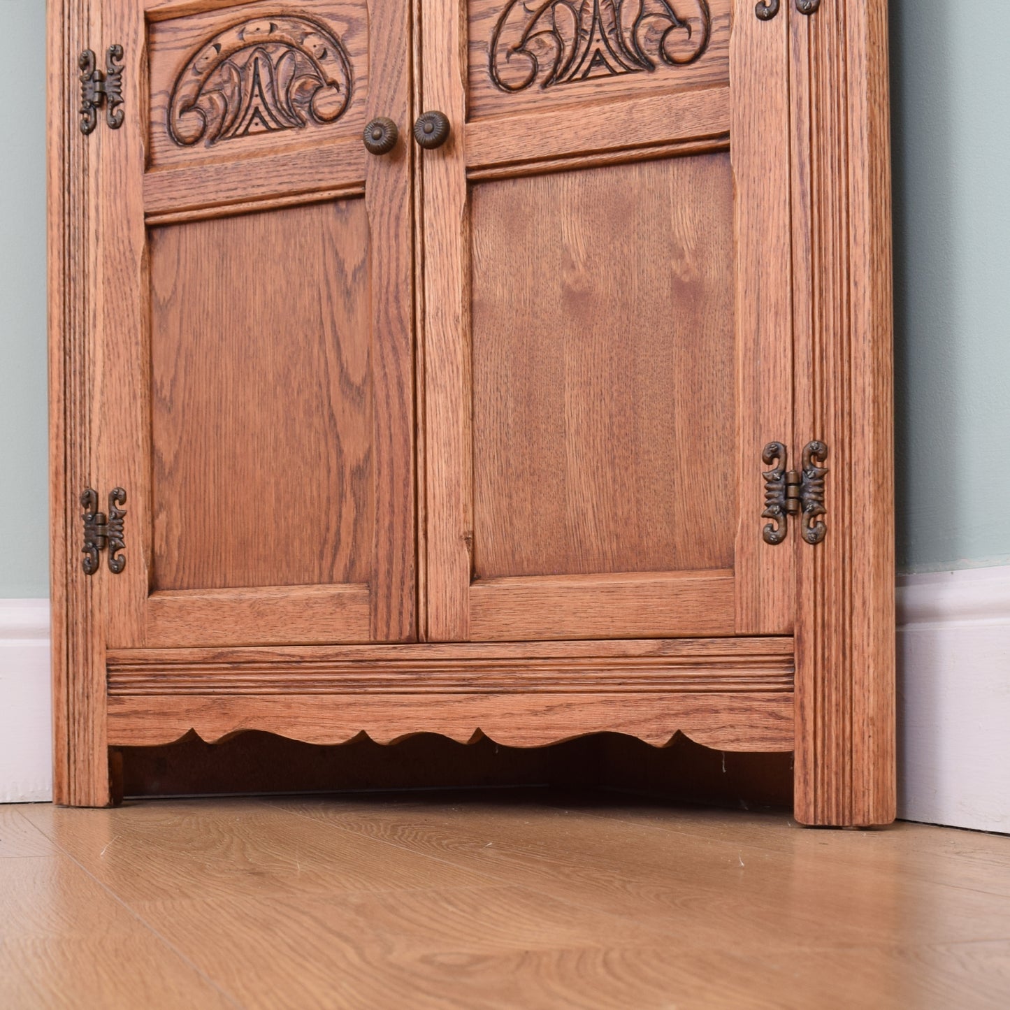Old Charm Corner Unit