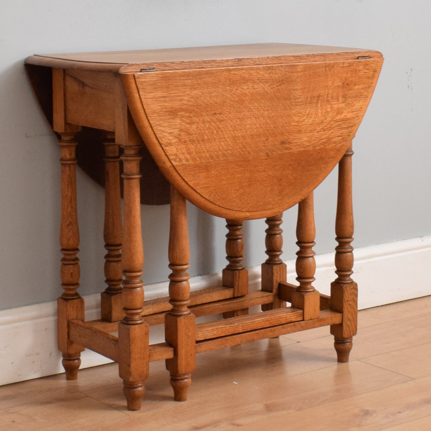 Traditional Oak Drop-Leaf Table