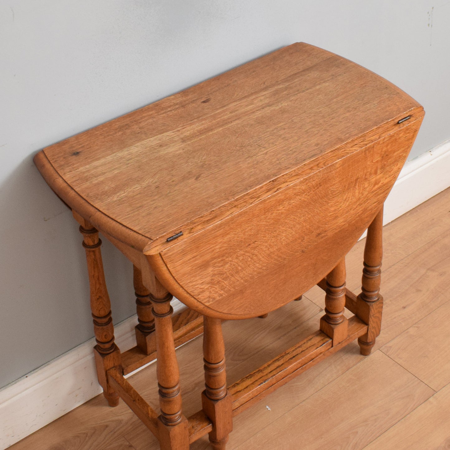 Traditional Oak Drop-Leaf Table