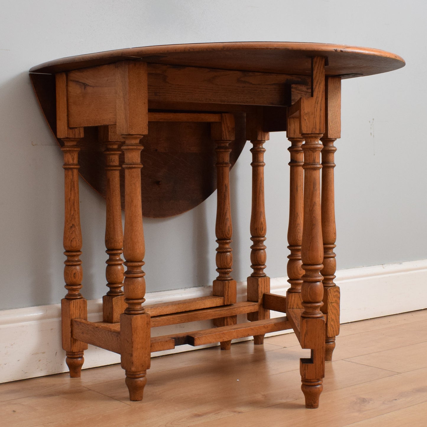 Traditional Oak Drop-Leaf Table