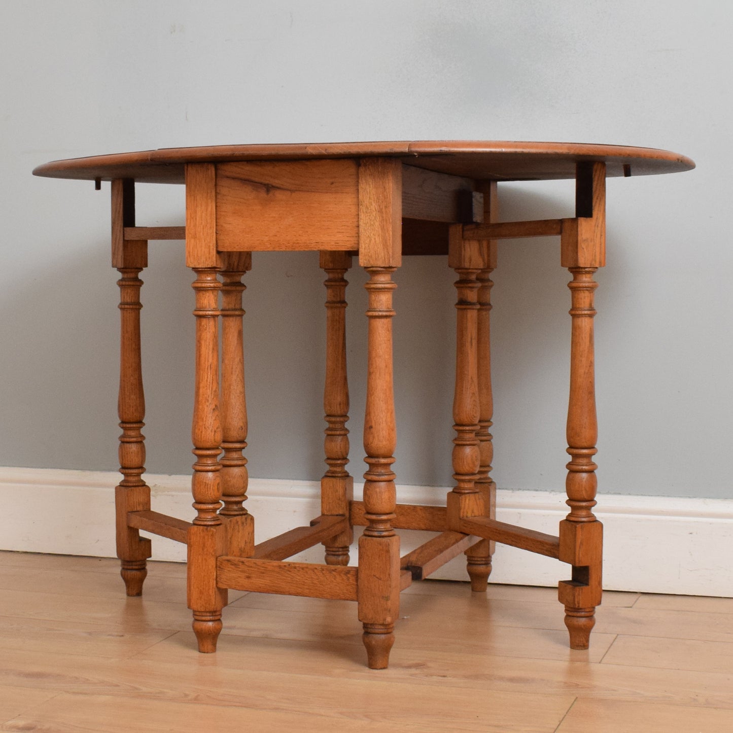 Traditional Oak Drop-Leaf Table