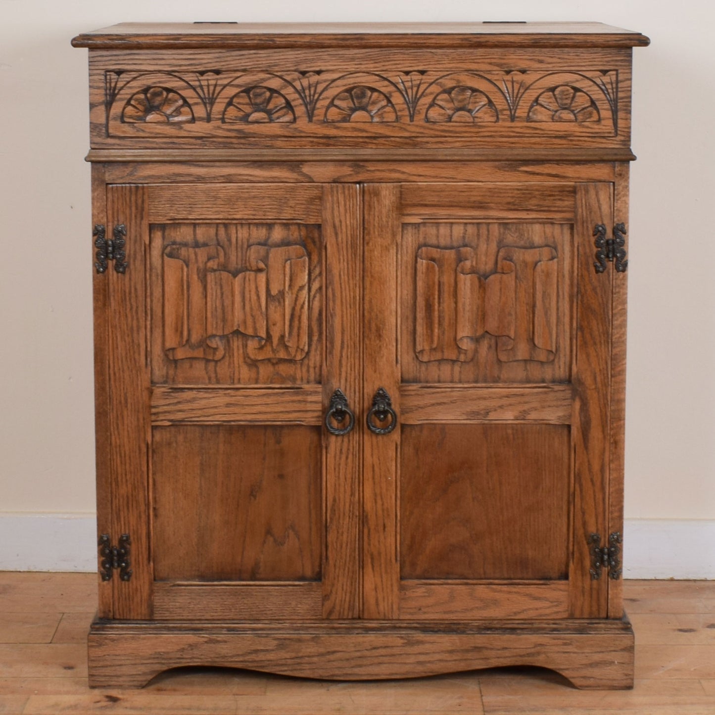 Carved Oak Hi-Fi Cabinet