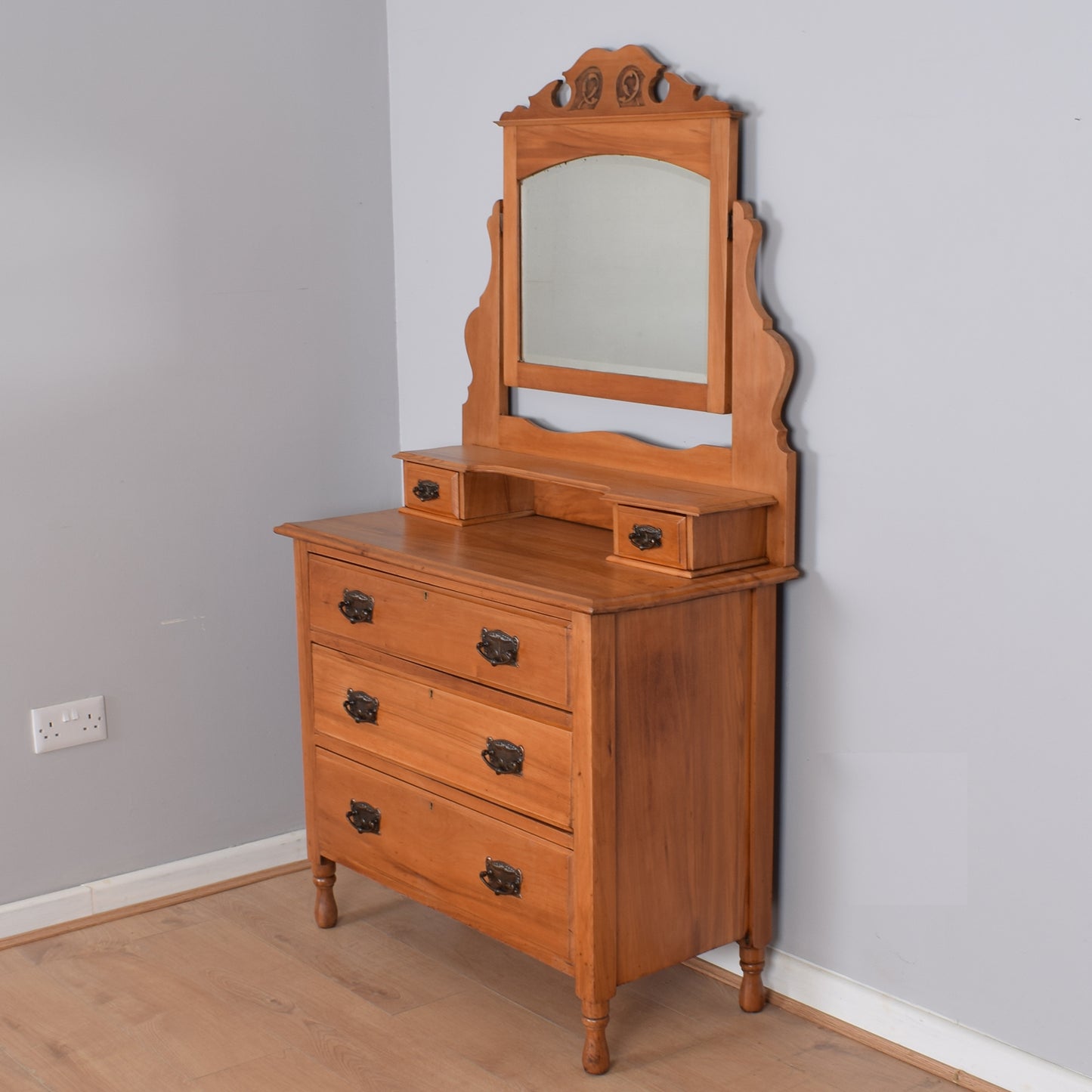 Edwardian Style Dressing Table