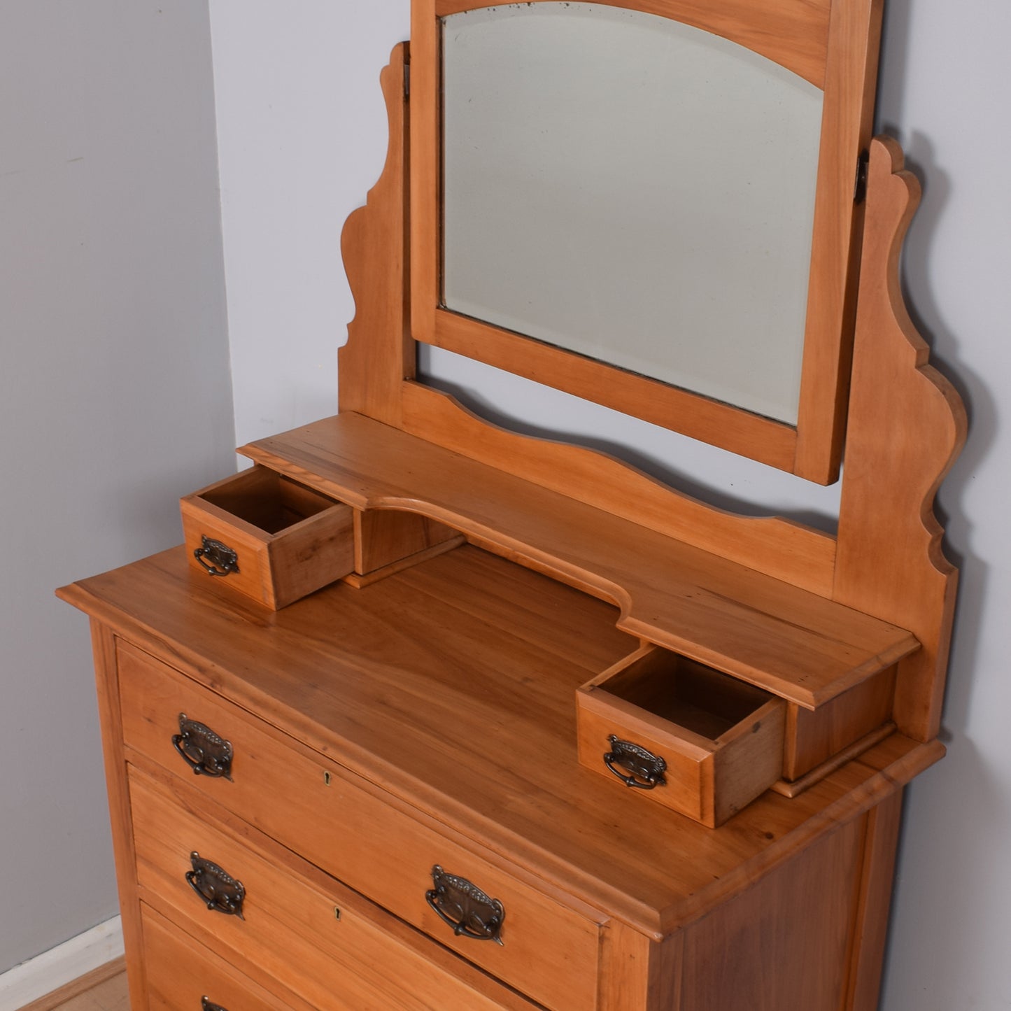 Edwardian Style Dressing Table