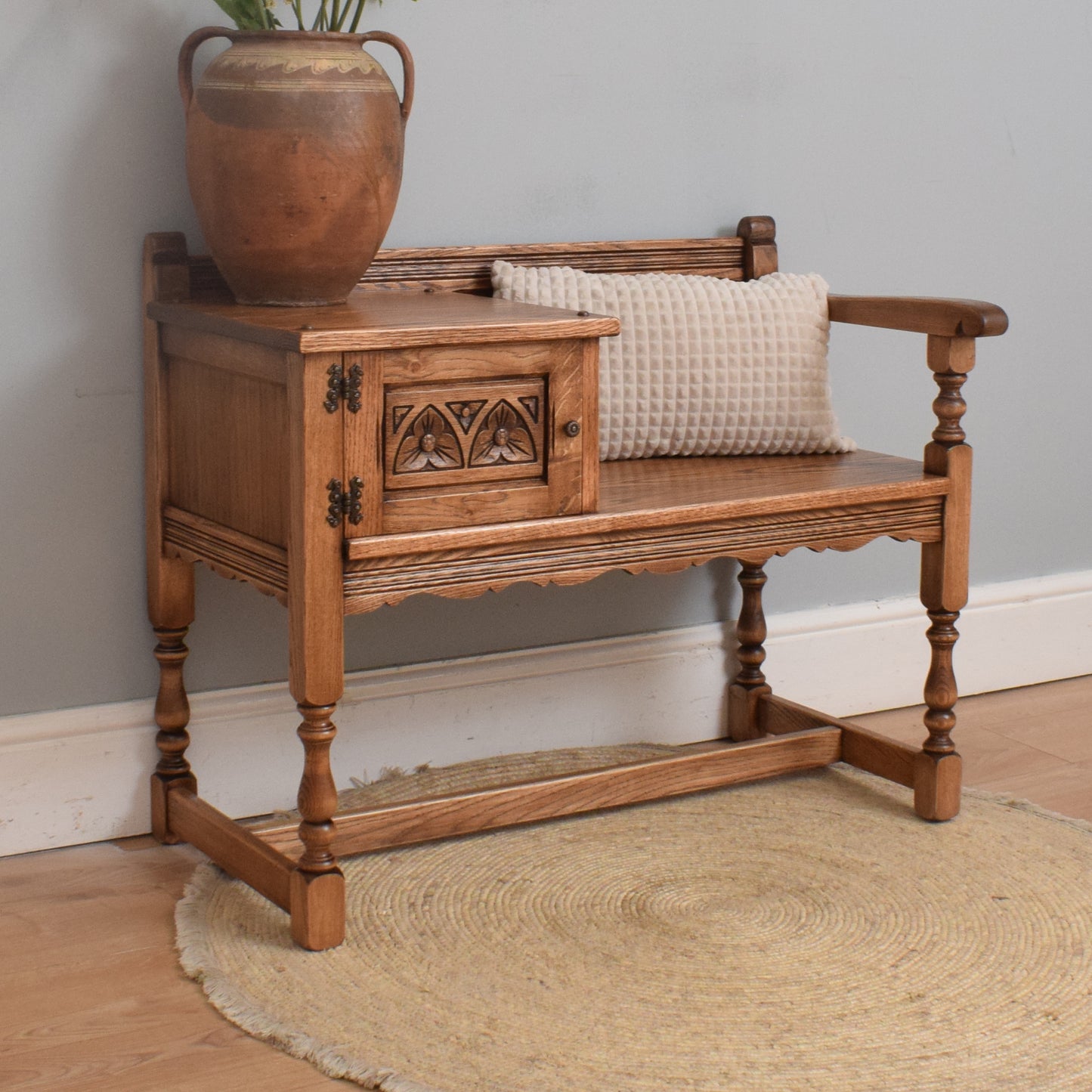 Old Charm Telephone Table