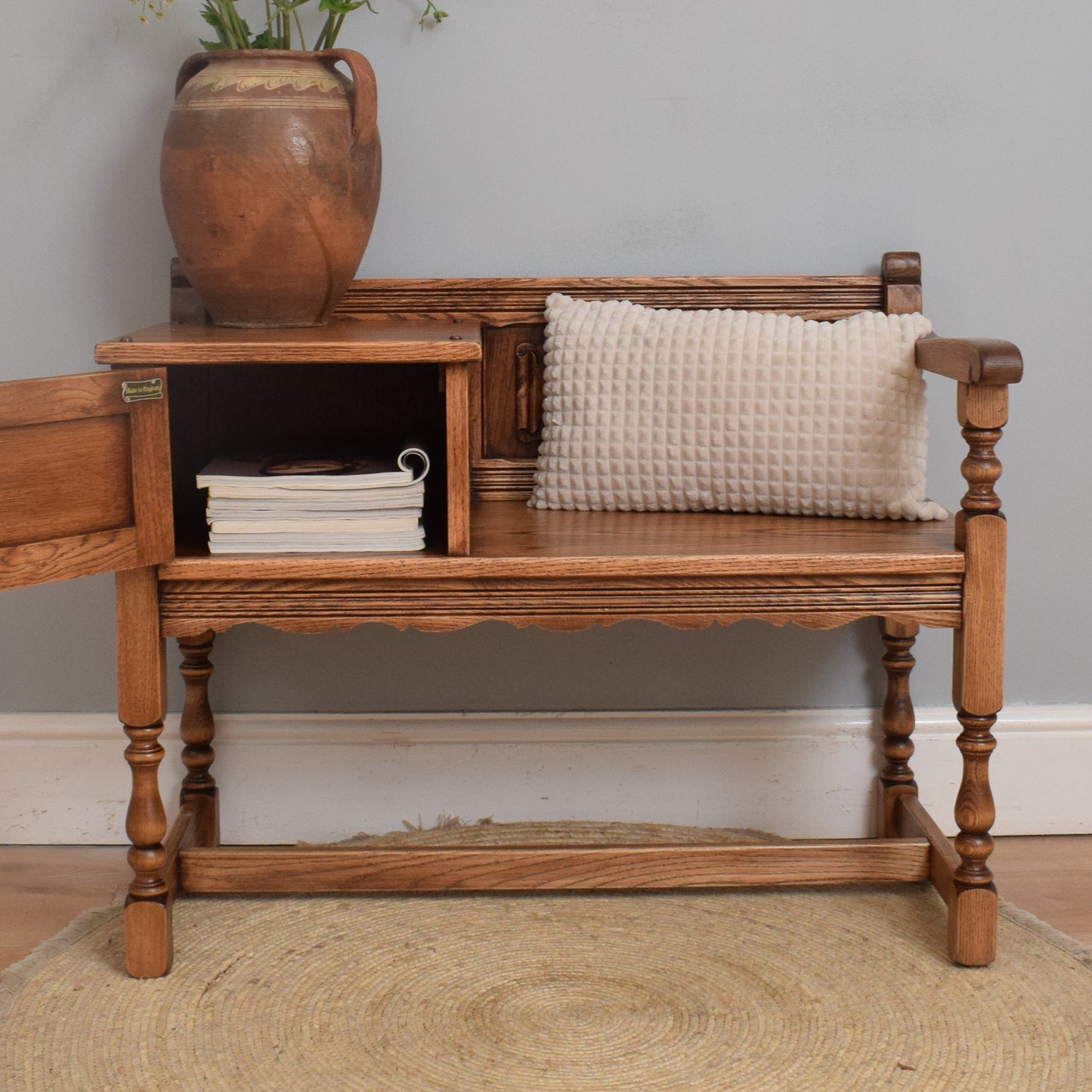 Old Charm Telephone Table