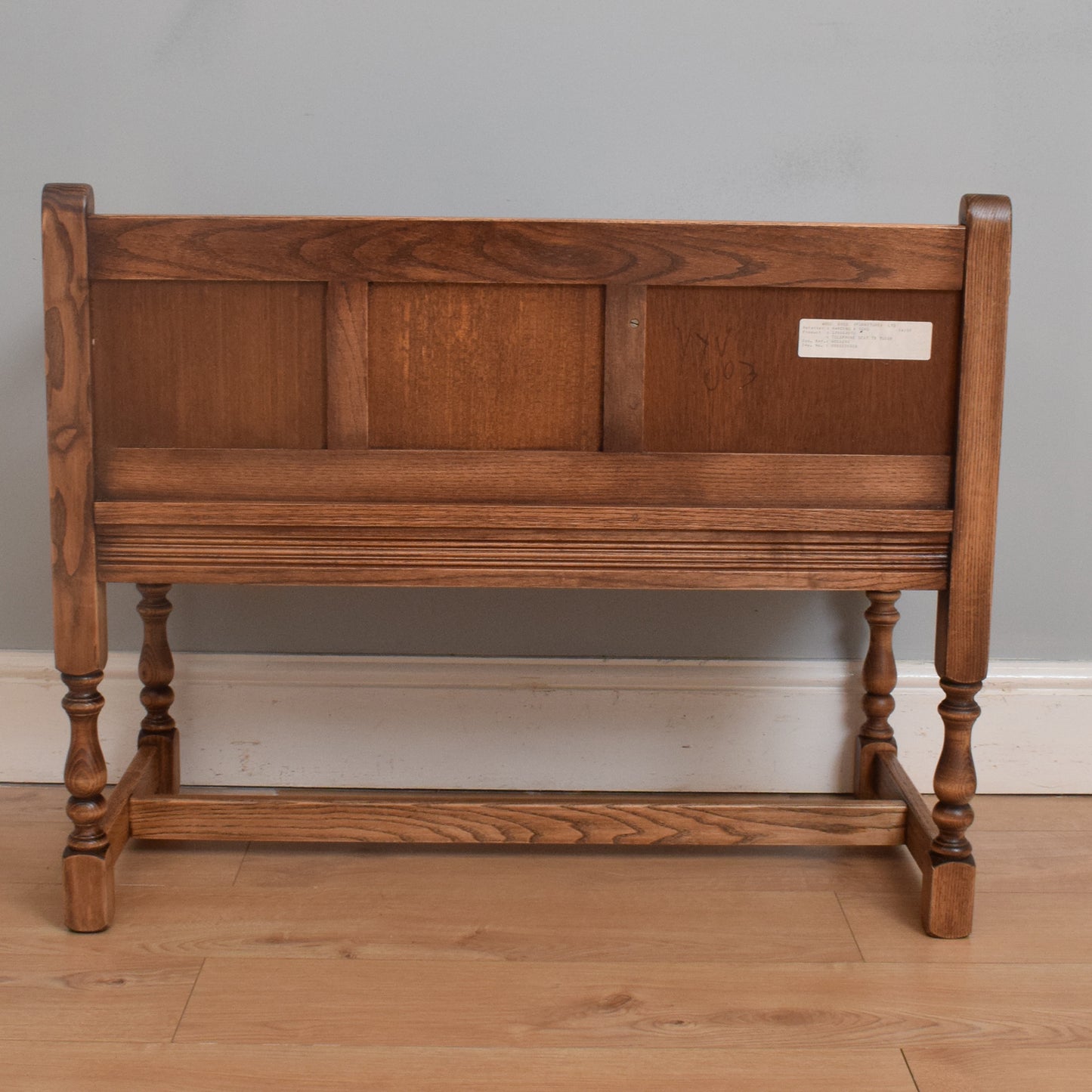 Old Charm Telephone Table