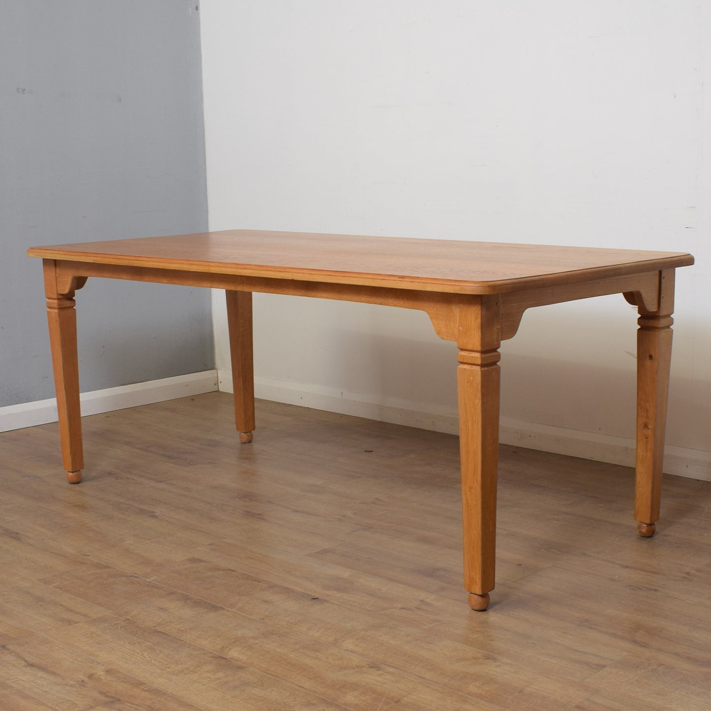 Windsor Style Oak Table And Six Chairs