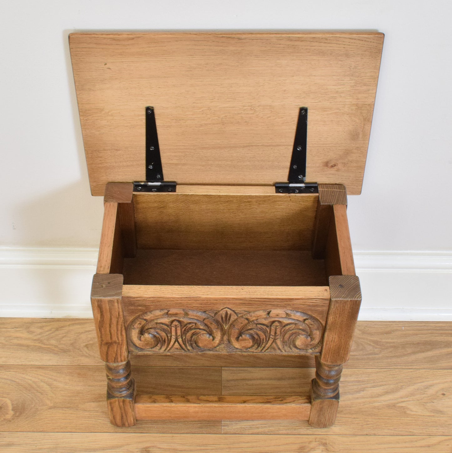 Old Charm Box