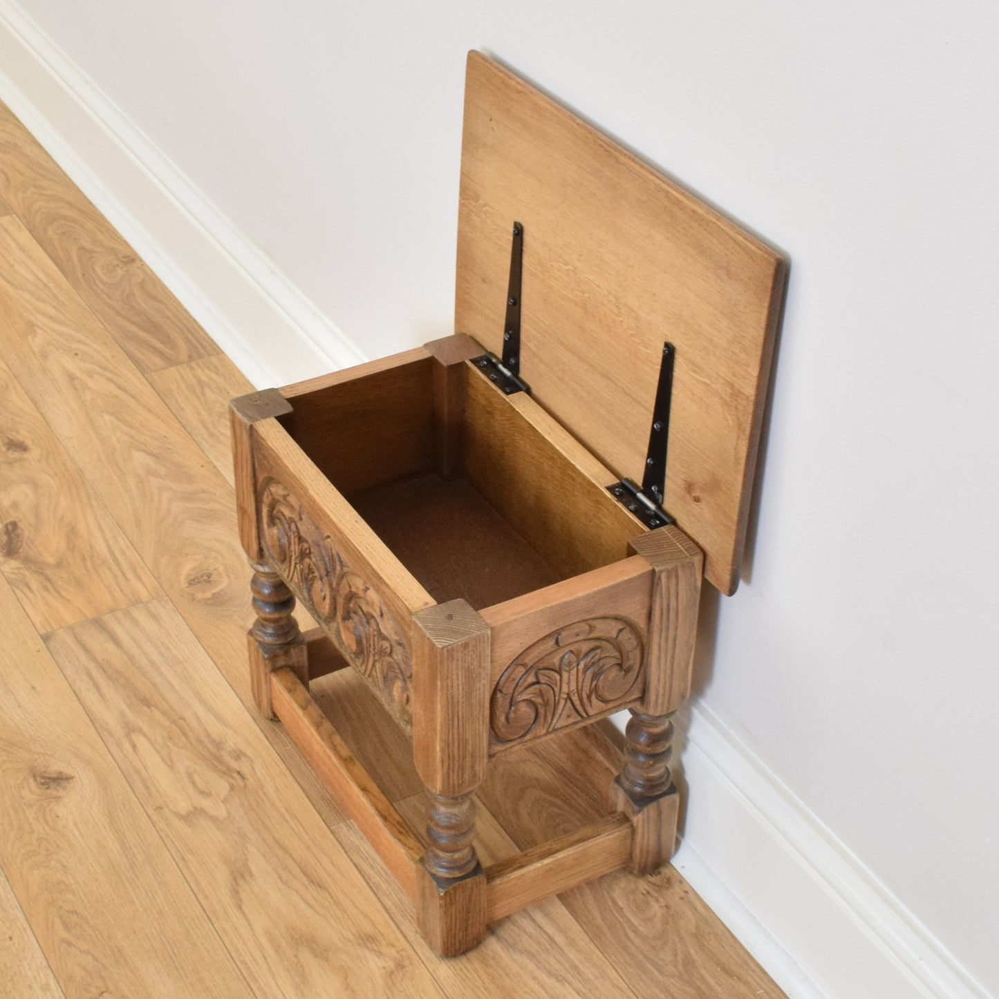 Old Charm Box