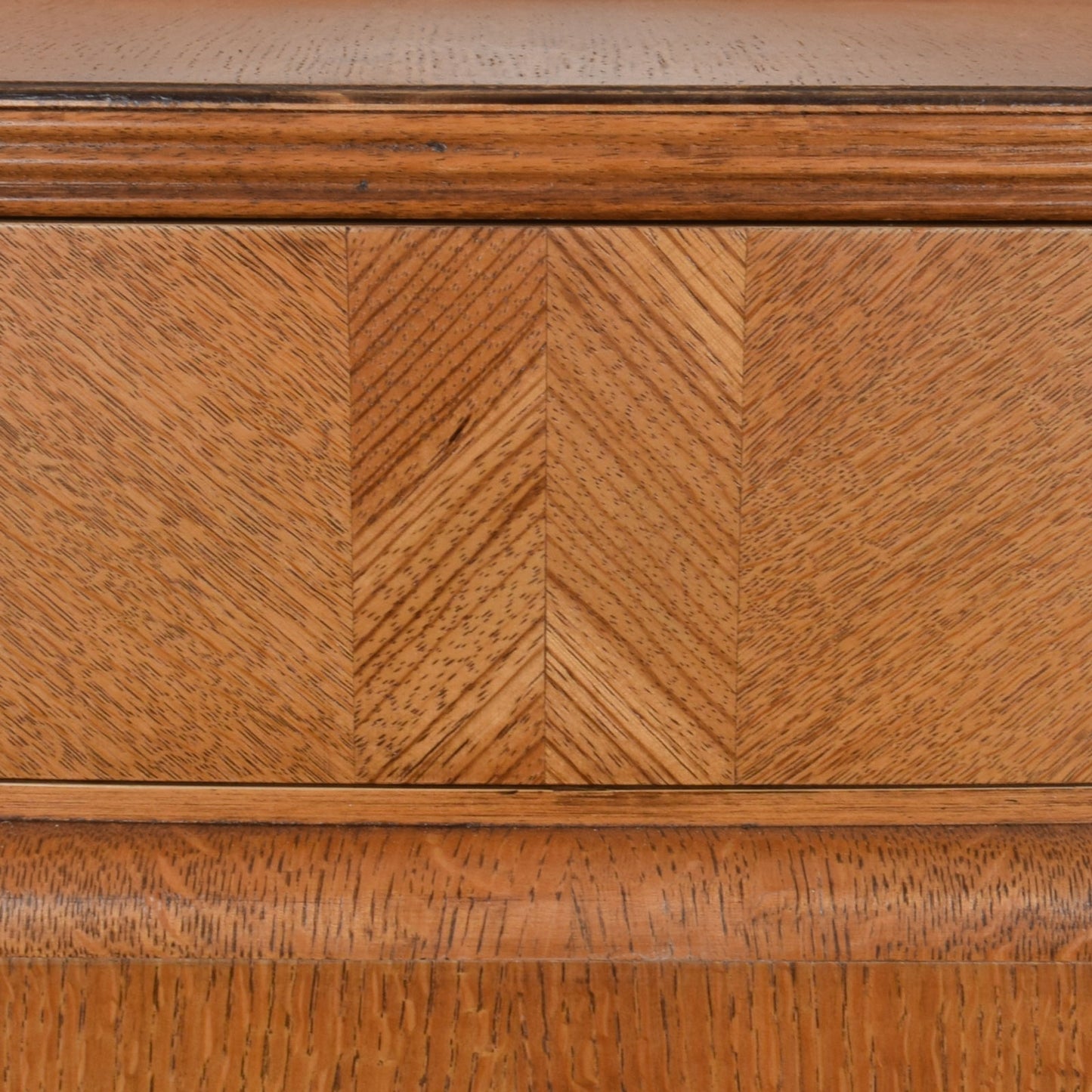 Oak Chest of Drawers