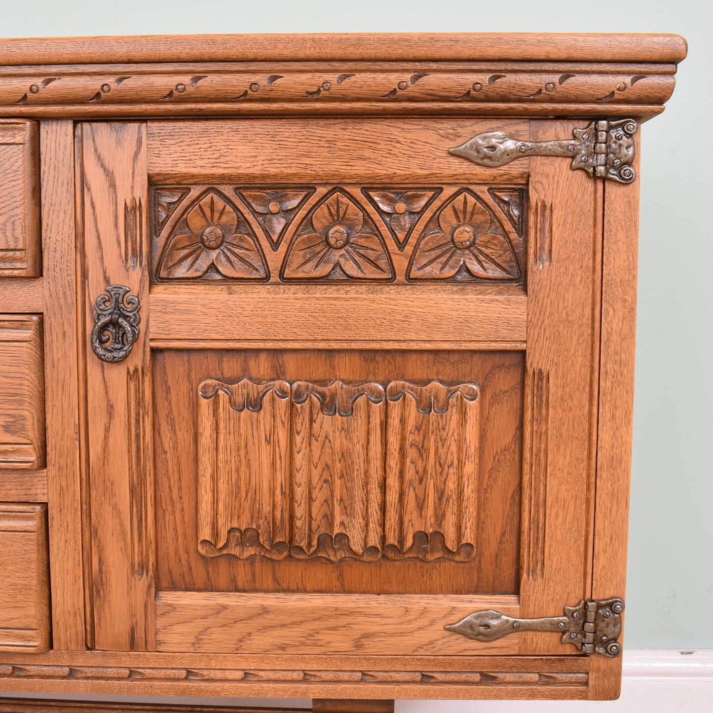 Vintage Old Charm Sideboard