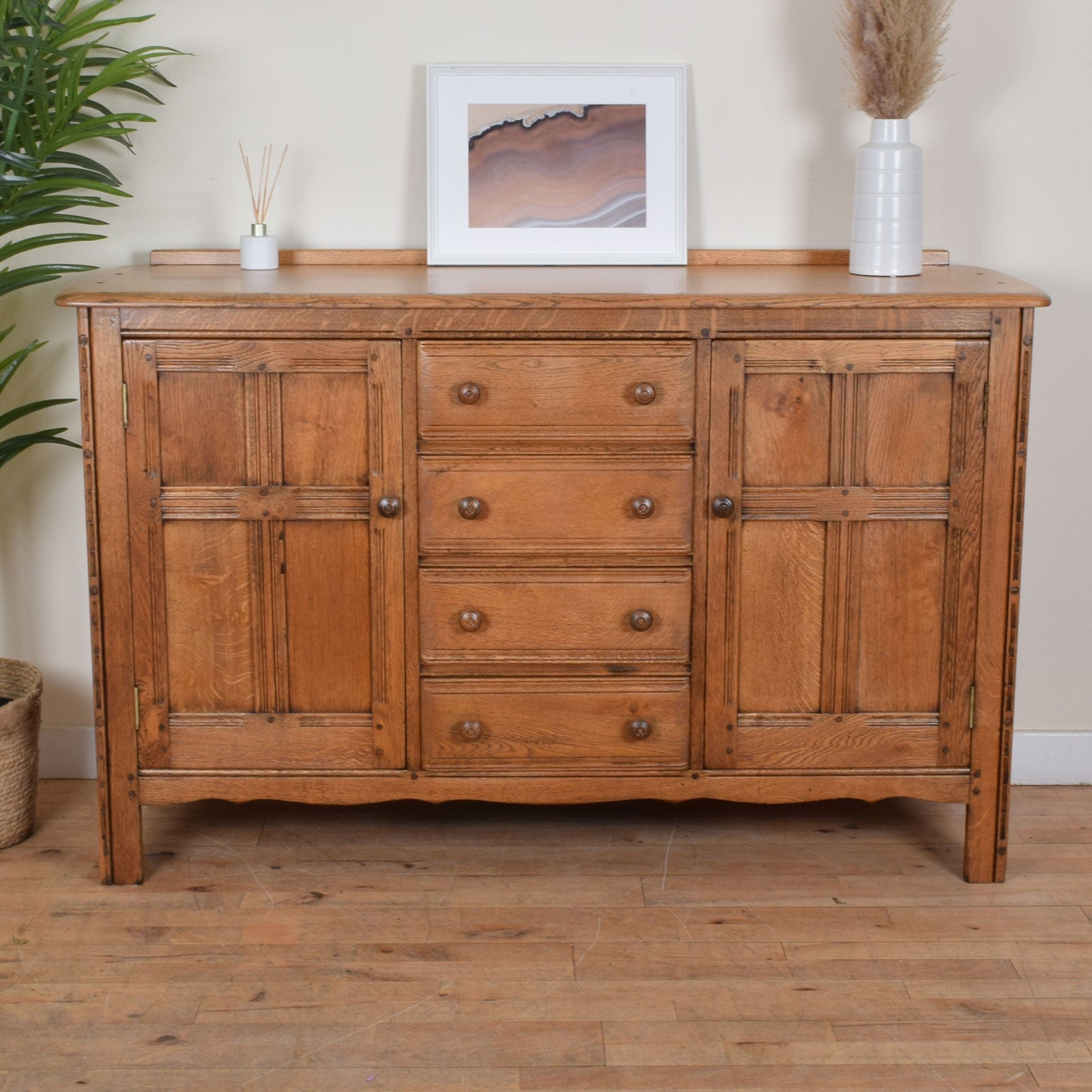 Ercol oak deals sideboard