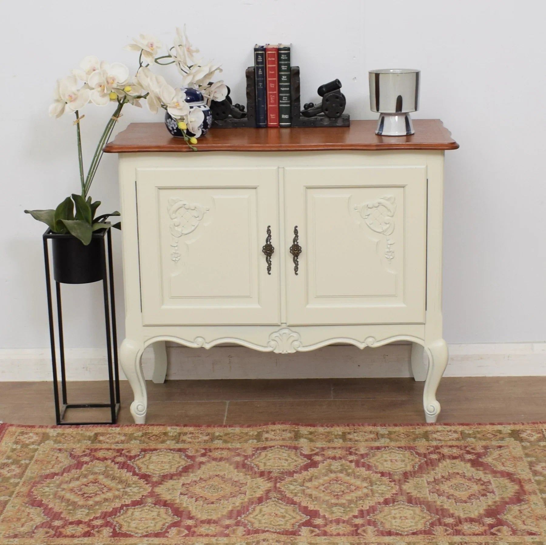 Why Vintage Painted Furniture Is Trending Again in 2025