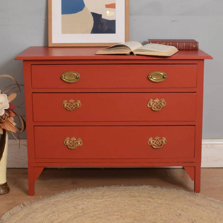 How to Bring Vintage Chest of Drawers Into Your Modern Bedroom Design