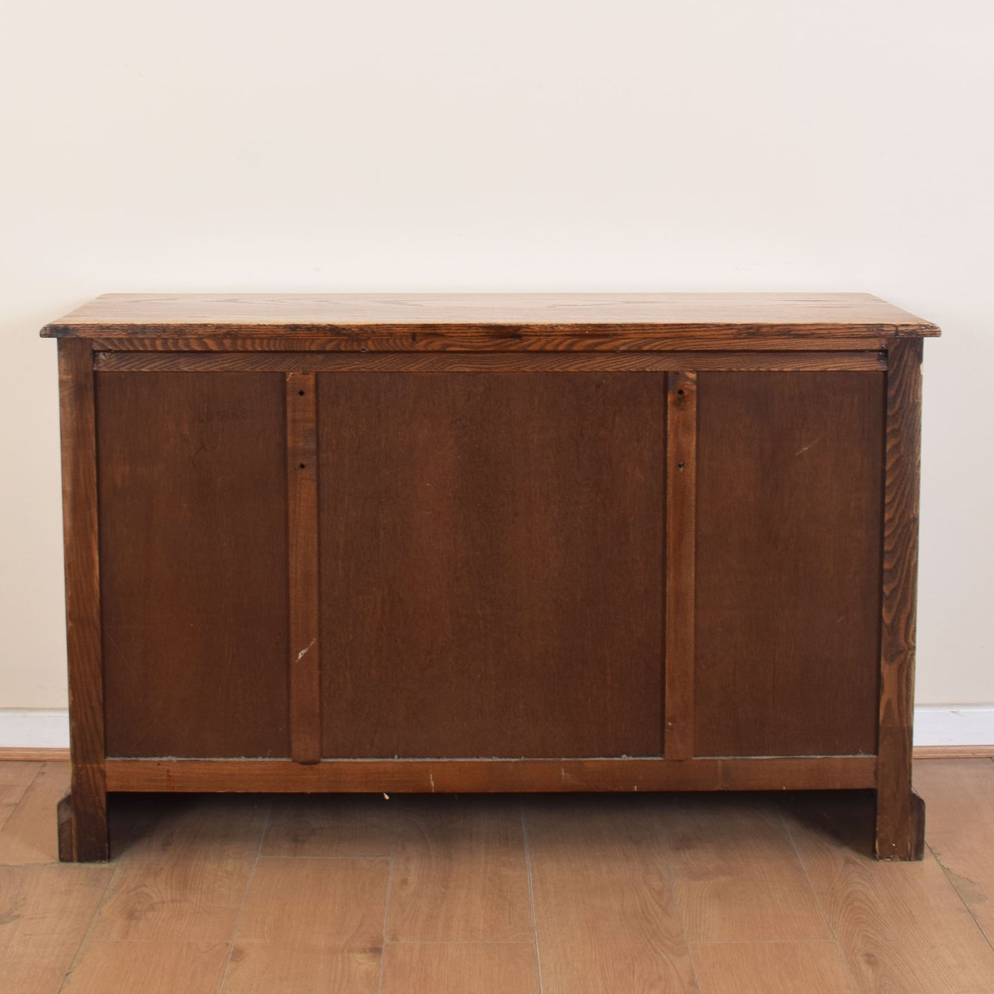 Old Charm Chest of Drawers