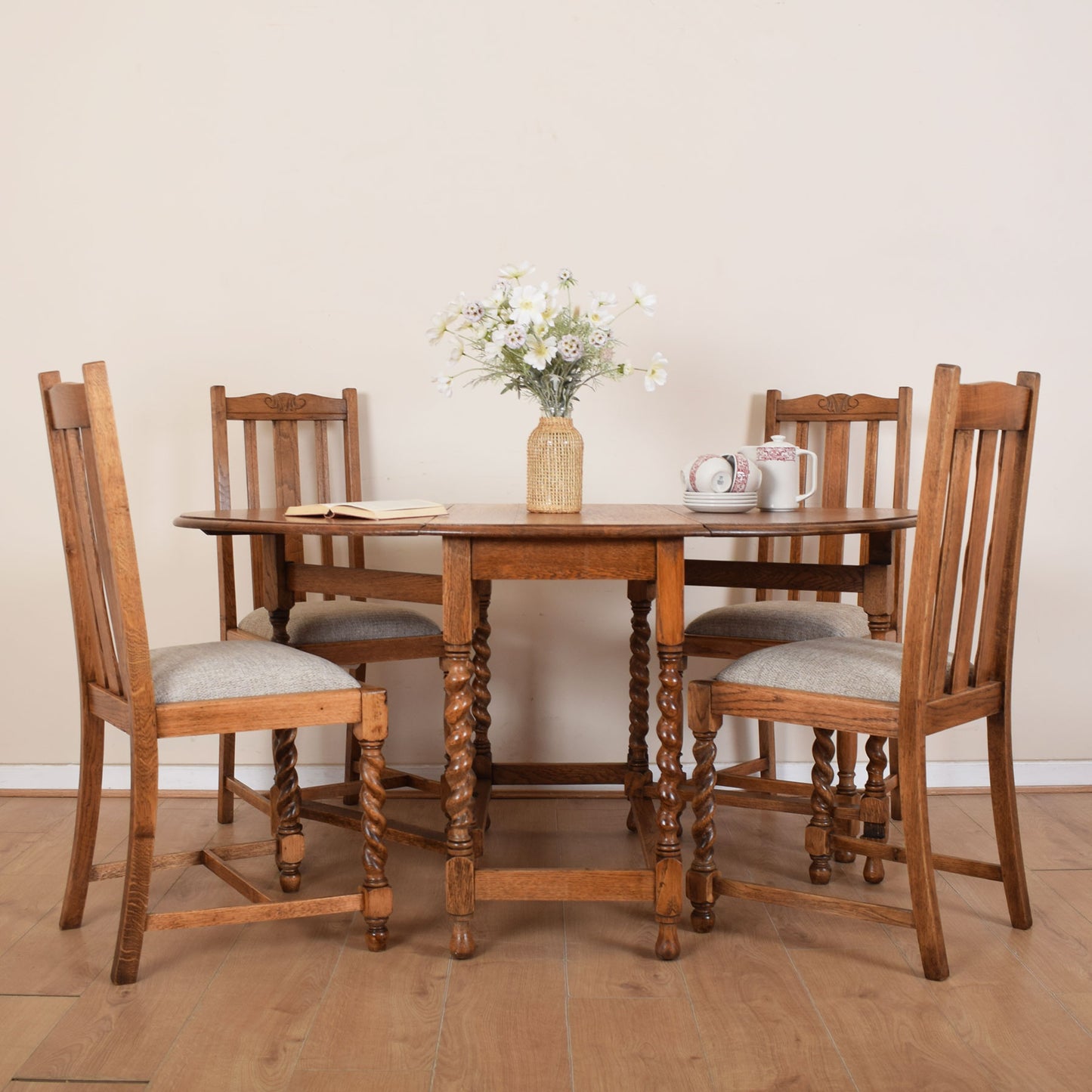 Oak Barley Twist Dining Table with Four Chairs