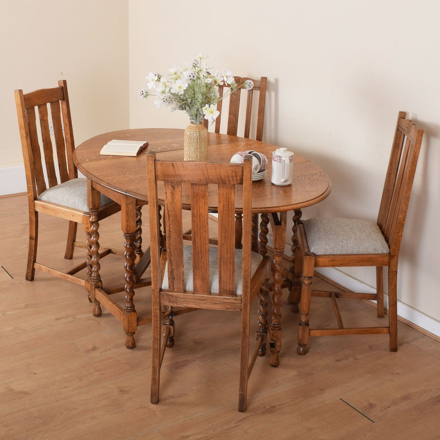 Oak Barley Twist Dining Table with Four Chairs