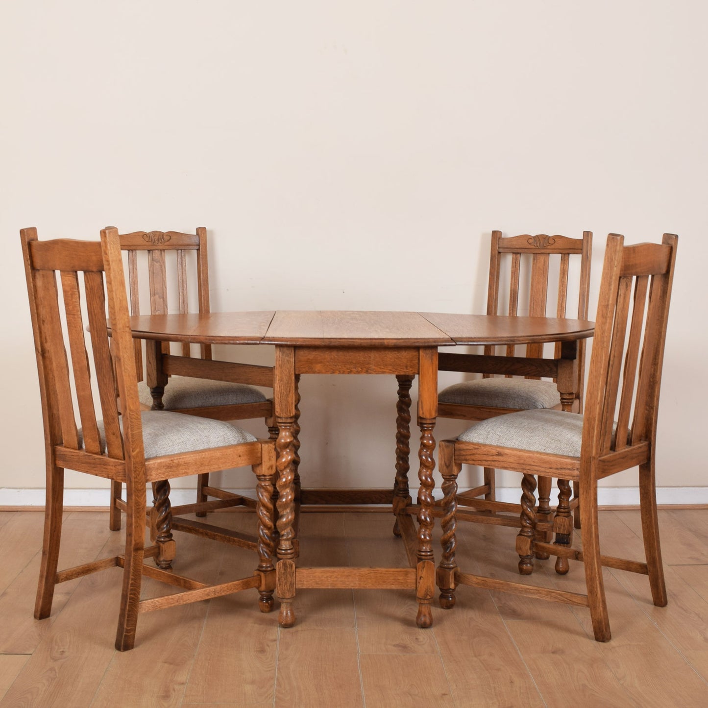 Oak Barley Twist Dining Table with Four Chairs