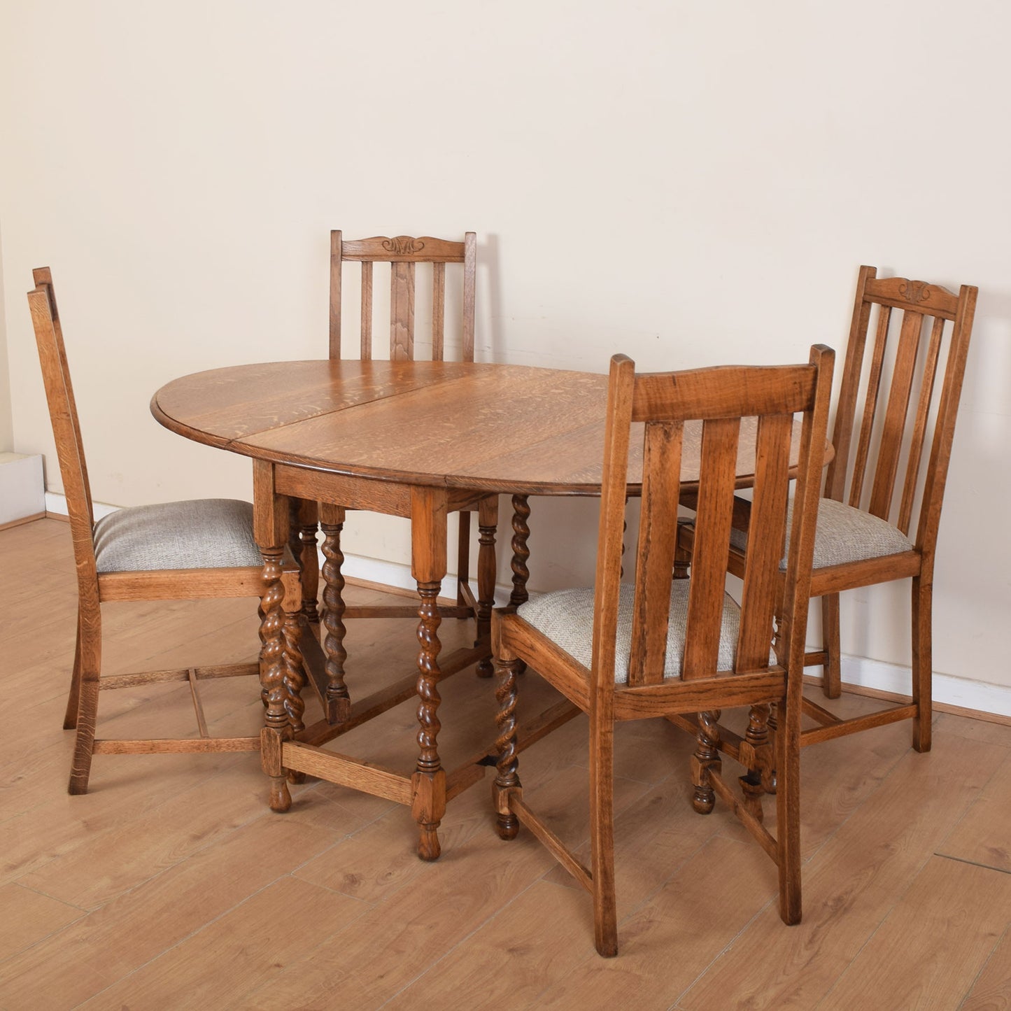 Oak Barley Twist Dining Table with Four Chairs