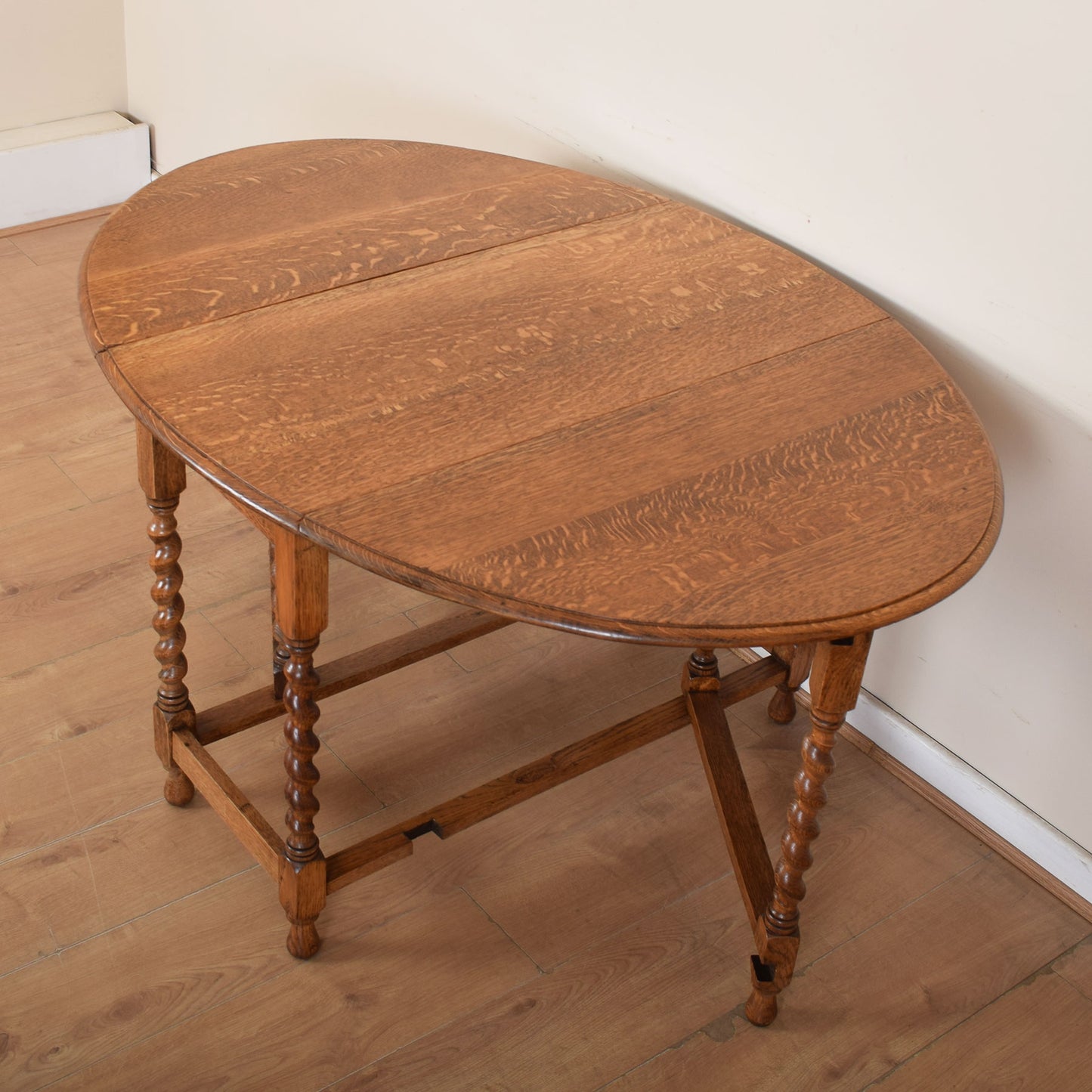 Oak Barley Twist Dining Table with Four Chairs