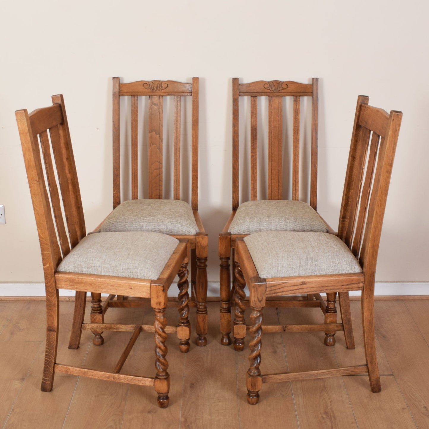Oak Barley Twist Dining Table with Four Chairs