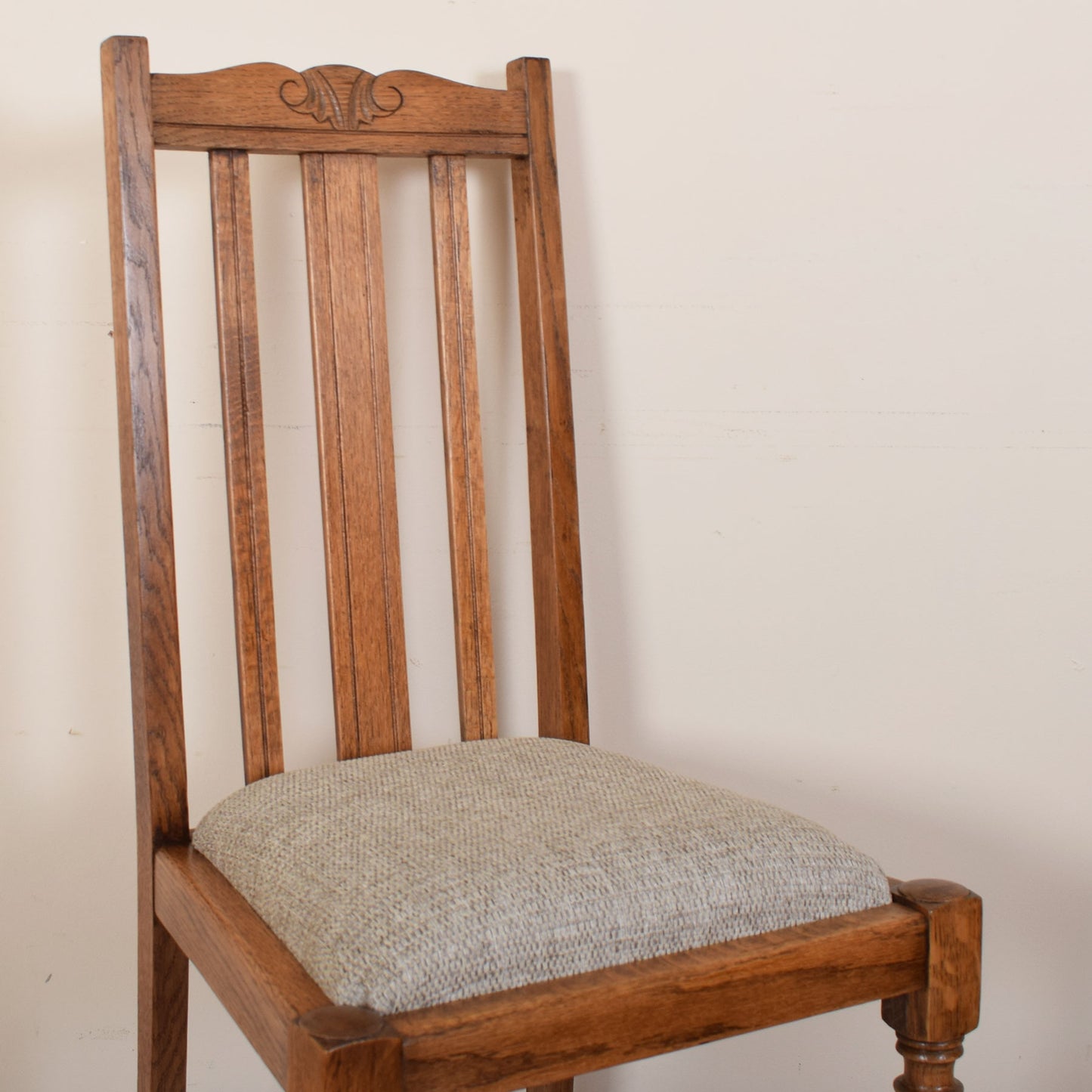 Oak Barley Twist Dining Table with Four Chairs