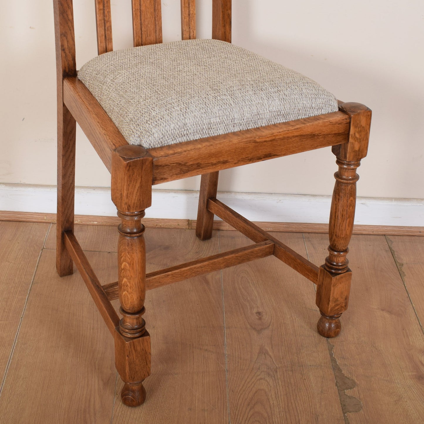 Oak Barley Twist Dining Table with Four Chairs