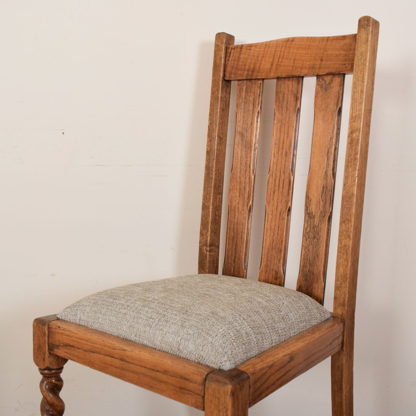 Oak Barley Twist Dining Table with Four Chairs