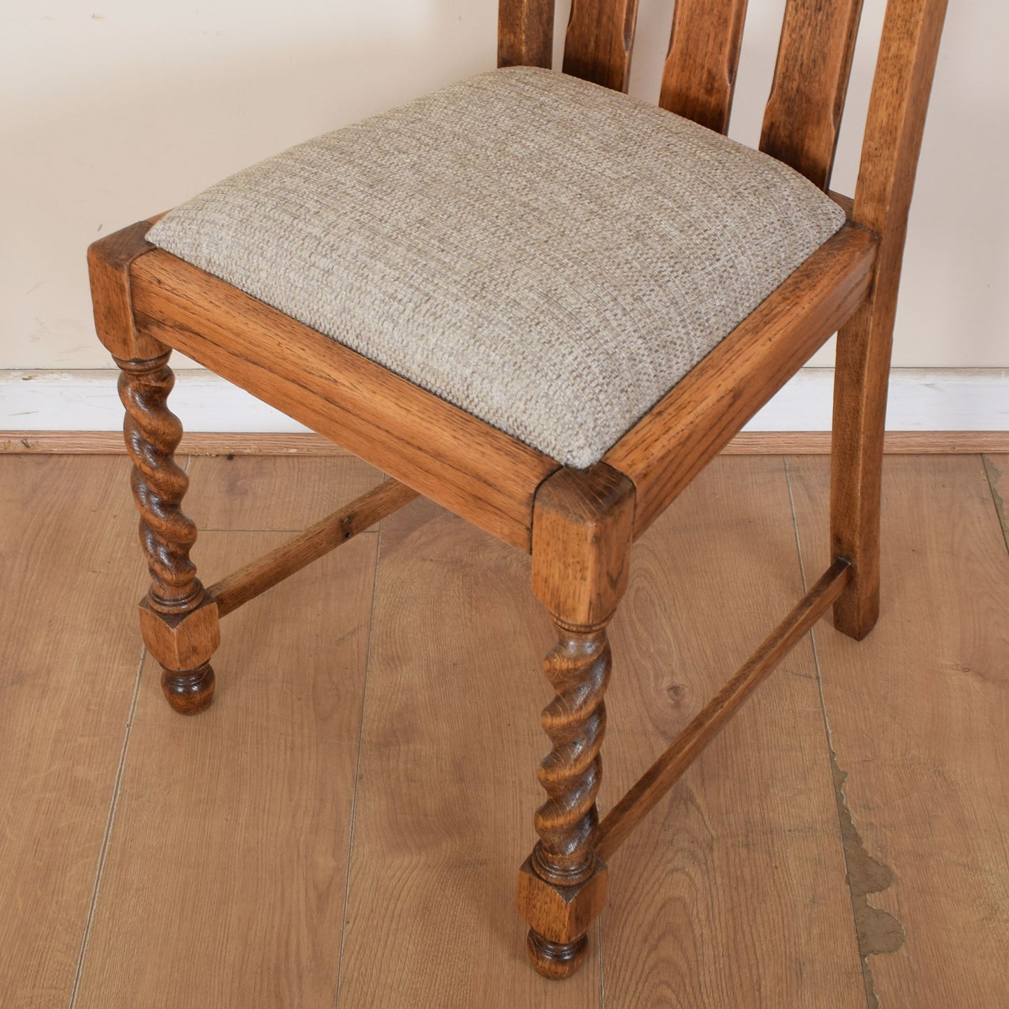 Oak Barley Twist Dining Table with Four Chairs