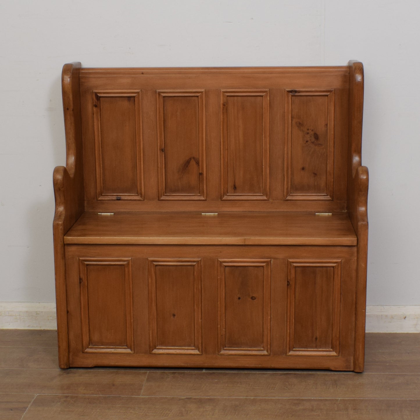 Pine Settle