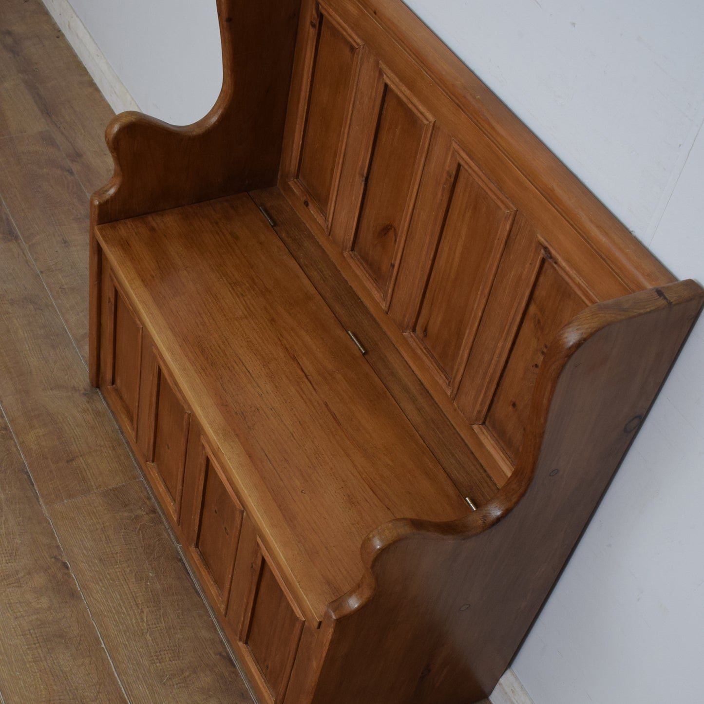 Pine Settle